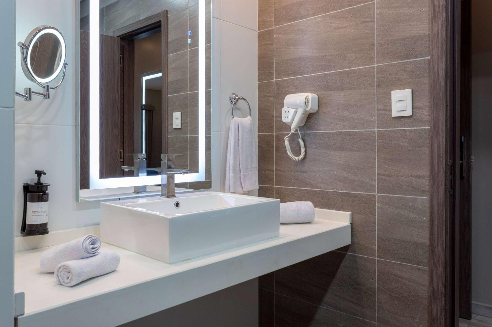 Tryp By Wyndham Asuncion Hotel Ngoại thất bức ảnh